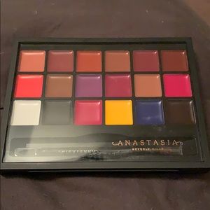 Brand new Anastasia lip pallet